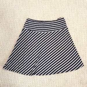 Diagonal stripe skirt